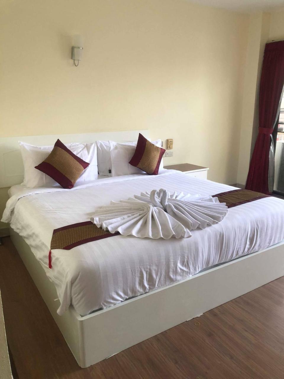 Db Residence Patong Экстерьер фото