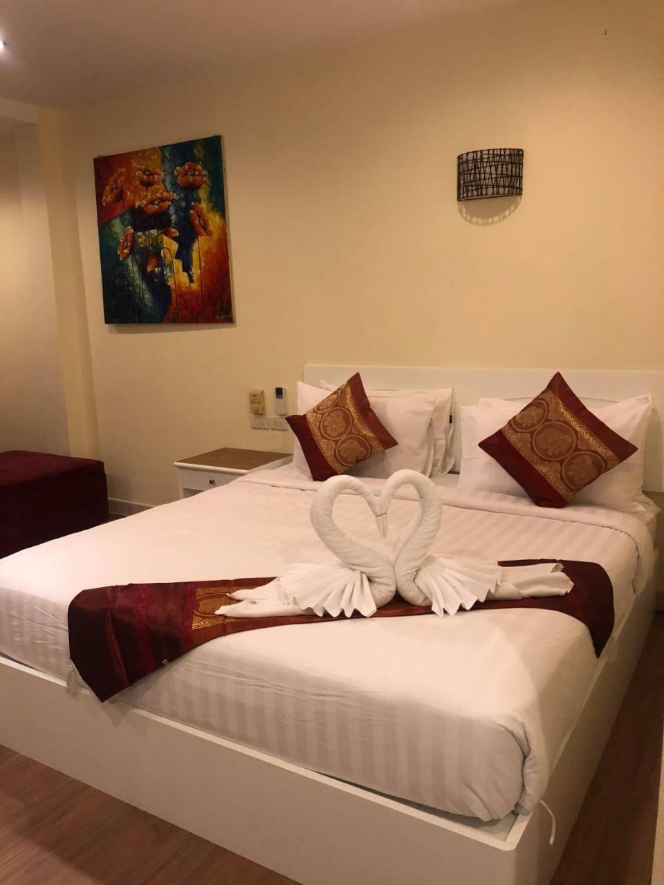 Db Residence Patong Экстерьер фото