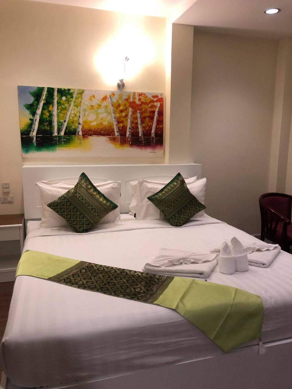 Db Residence Patong Экстерьер фото