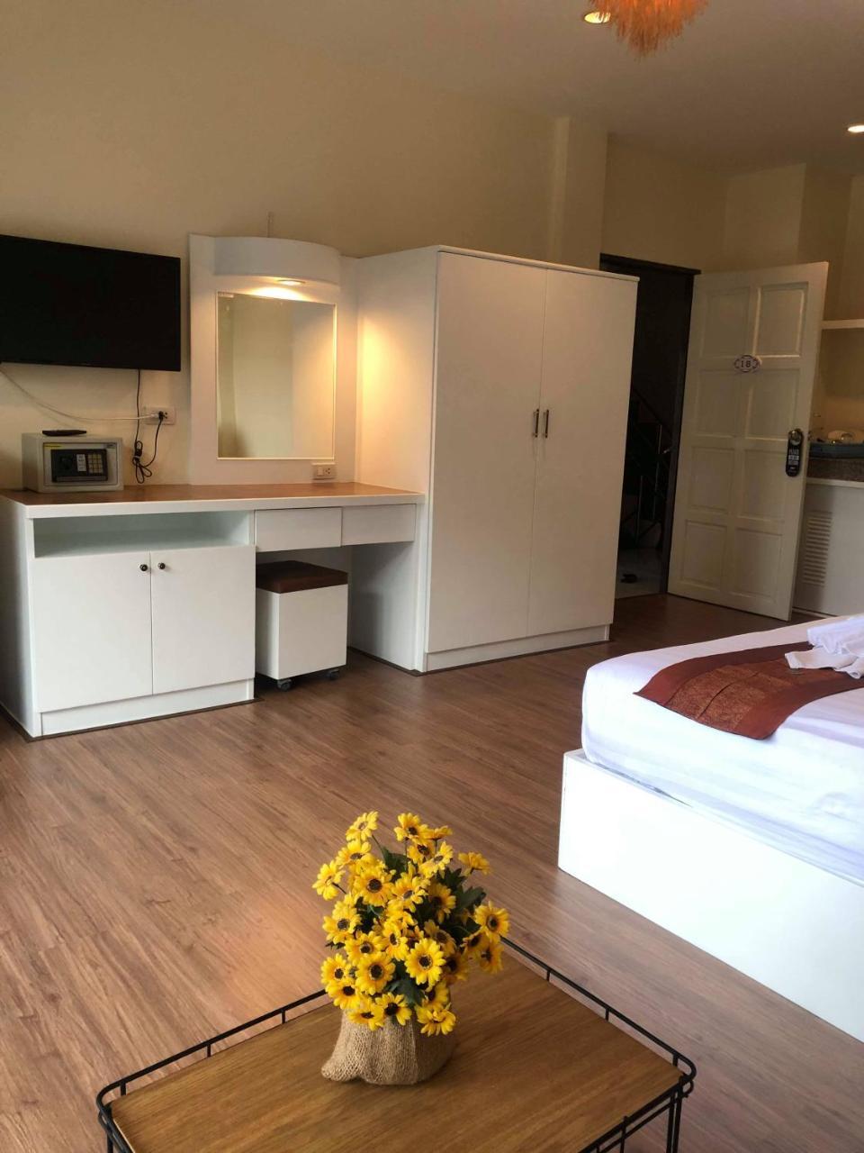 Db Residence Patong Экстерьер фото