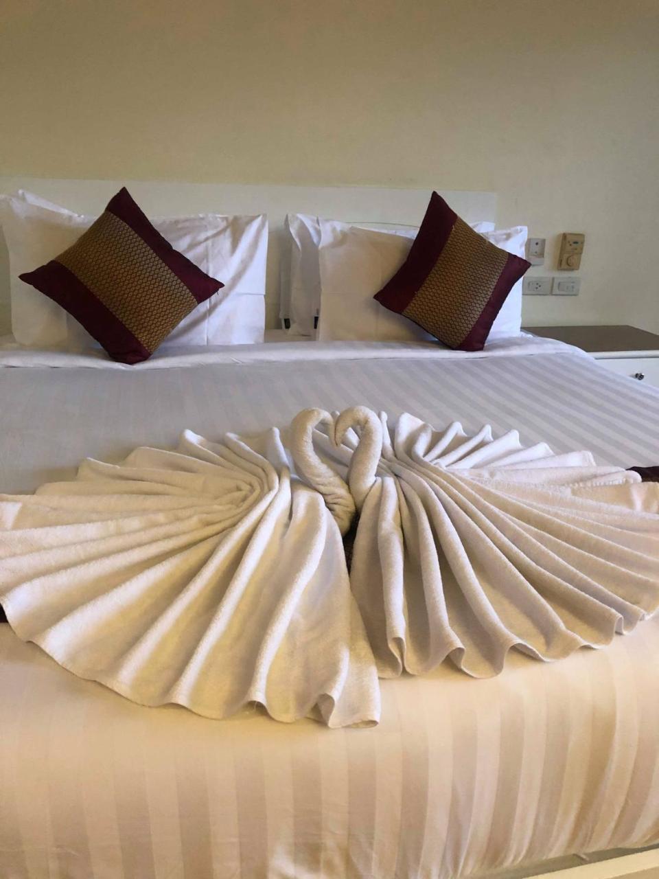 Db Residence Patong Экстерьер фото